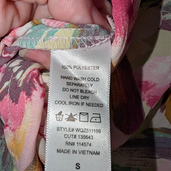 NWT-- Ladies Pleione Pink Flutter Sleeve Blouse Size Small - Picture 4 of 5